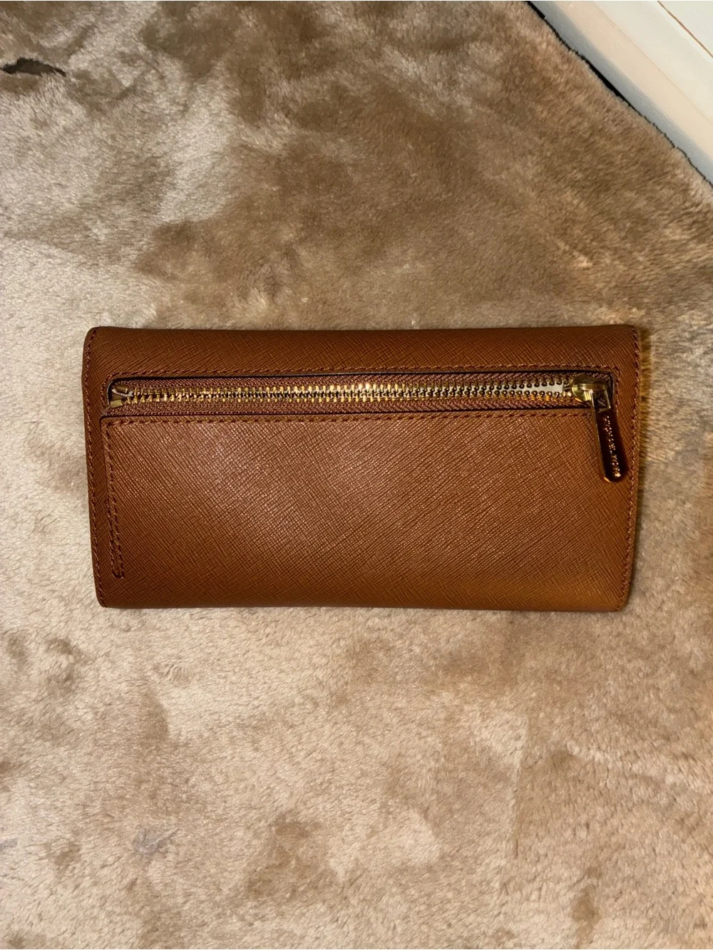Like New Michael Kors Jet Set Travel Large Trifold Leather Wallet brown